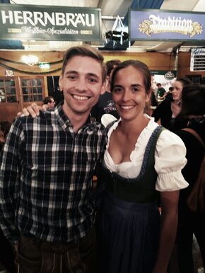 Met collega’s bij het Ingolstädter Pfingstvolksfest Met collega’s bij het Ingolstädter Pfingstvolksfest