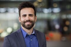TU/e-onderzoeker Antoni Forner-Cuenca is een van de Veni-winnaars. Foto | Vincent van den Hoogen