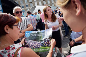 Veel publiek op 18 Septemberplein. Foto | Bart van Overbeeke