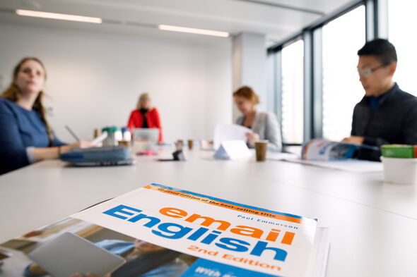 English Writing Skills Module, training voor TU/e-personeel door Department for Personnel & Organization. Foto | Bart van Overbeeke English Writing Skills Module, training voor TU/e-personeel door Department for Personnel & Organization. Foto | Bart van Overbeeke