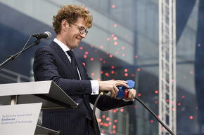 Sander Dekker opent Flux. Foto | Bart van Overbeeke Sander Dekker opent Flux. Foto | Bart van Overbeeke