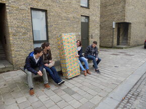 Tamar-leden op weg met hét pakket. Tamar-leden op weg met hét pakket.