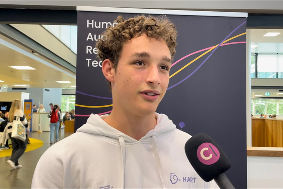 Cursor vroeg studenten wat zij van langstudeerboete vinden en of zij ook bereid zijn er tegen te protesteren.