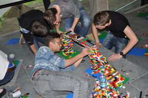 Bouwen met LEGO.